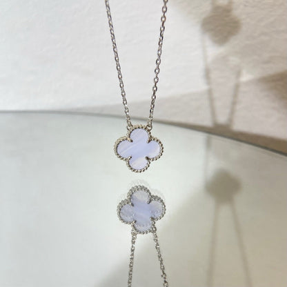 [Charm Aries Jewelry]CLOVER 15MM BLUE CHALCEDONY NECKLACE SILVER