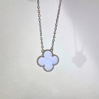 [Charm Aries Jewelry]CLOVER 15MM BLUE CHALCEDONY NECKLACE SILVER