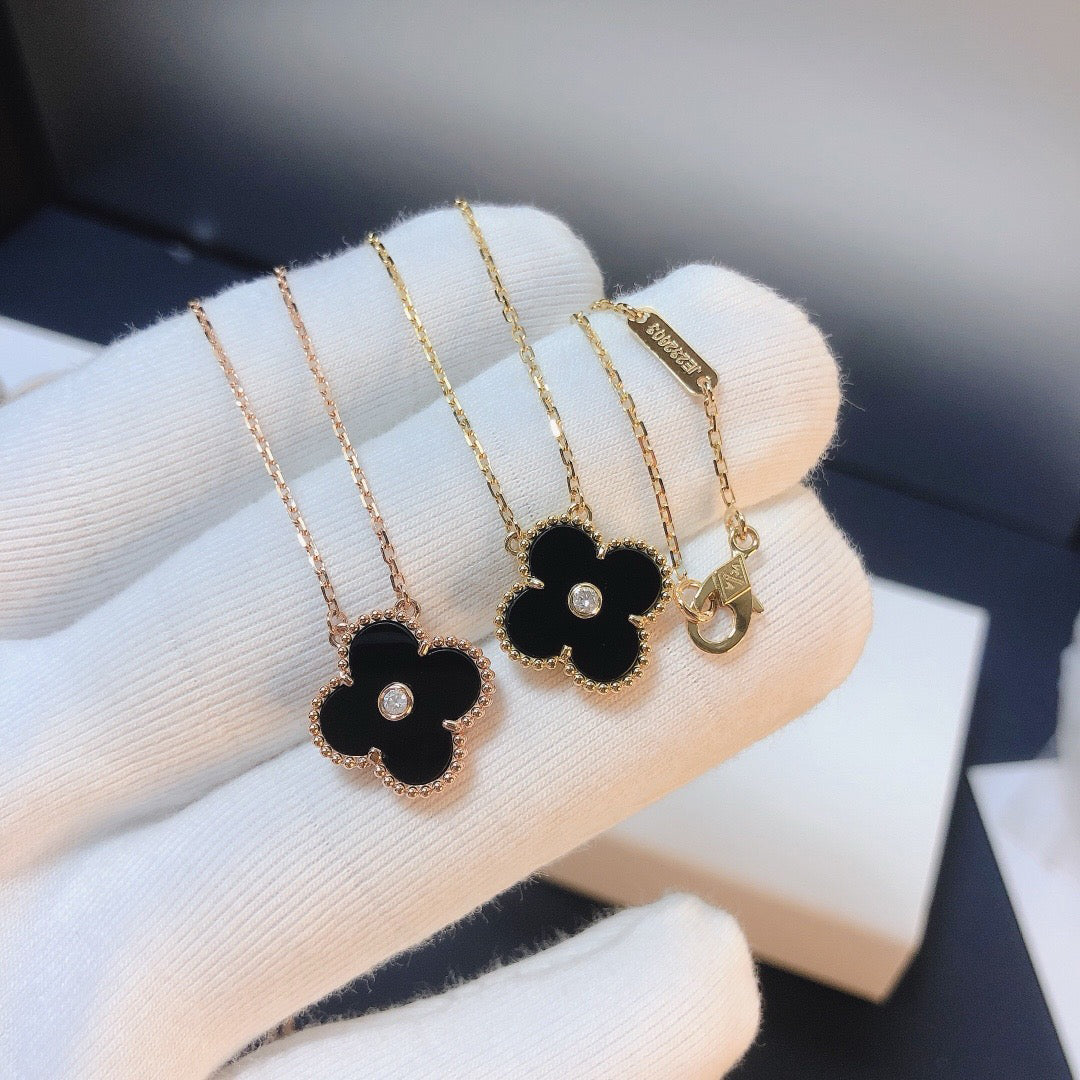 [Charm Aries Jewelry]CLOVER 15MM DIAMOND ONYX NECKLACE