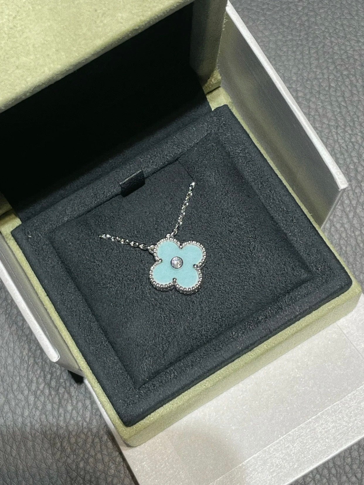 [Charm Aries Jewelry]CLOVER 1 DIAMOND LIGHT BLUE SILVER NECKLACE