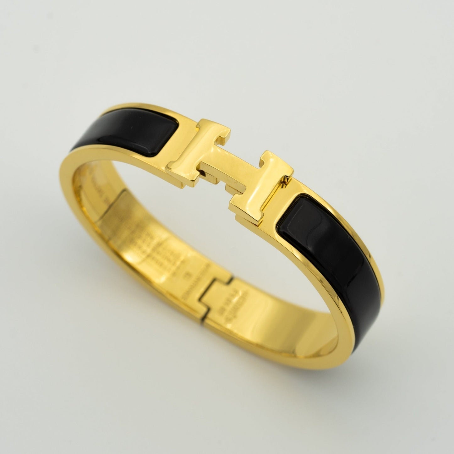 [Charm Aries Jewelry]H BLACK BRACELET