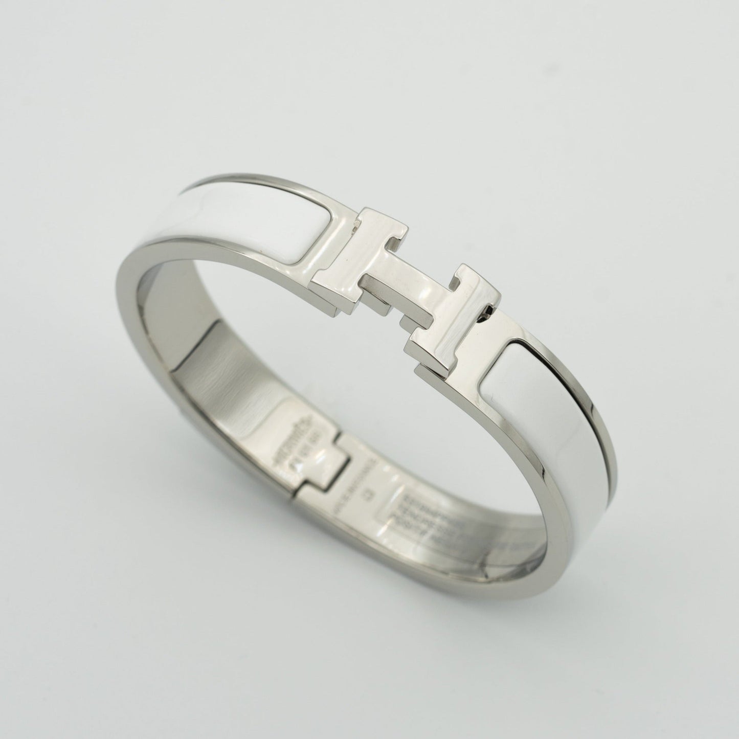 [Charm Aries Jewelry]H WHITE BRACELET