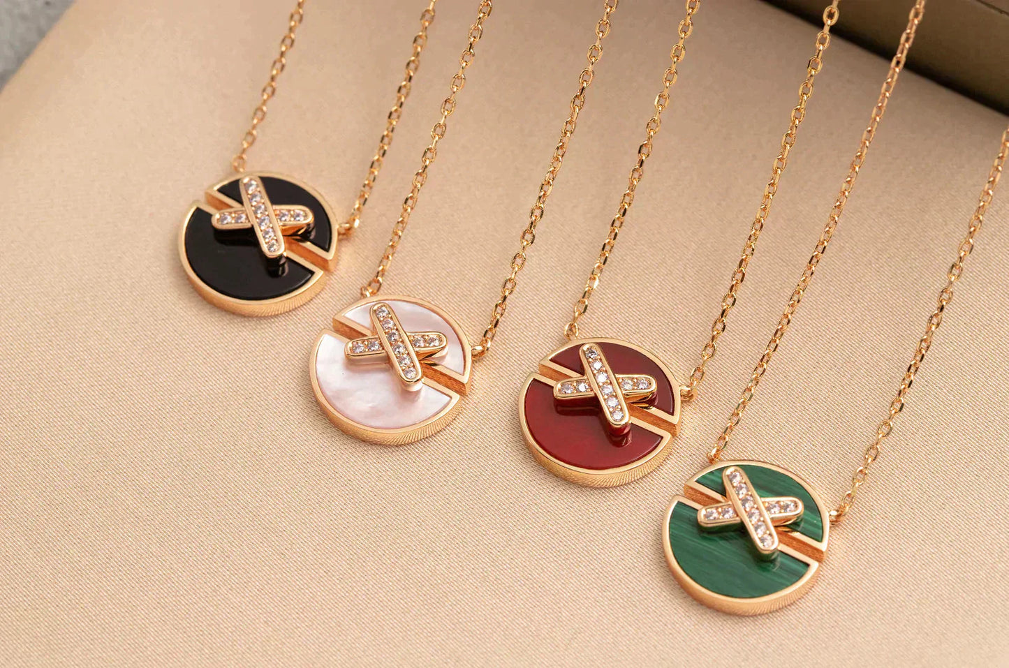 [Charm Aries Jewelry]JEUX DE ROSE GOLD DIAMOND NECKLACE