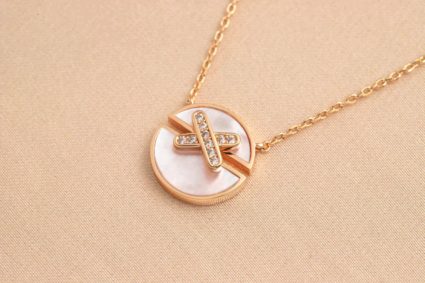 [Charm Aries Jewelry]JEUX DE ROSE GOLD DIAMOND NECKLACE
