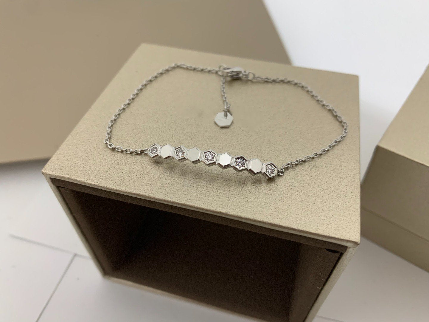 [Charm Aries Jewelry]BEE LOVE BRACELET DIAMOND
