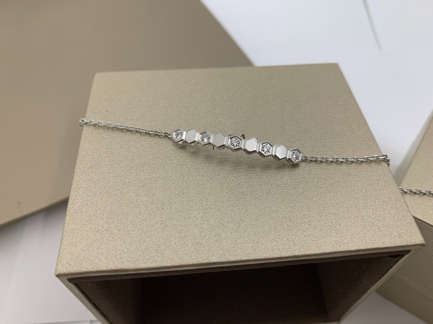 [Charm Aries Jewelry]BEE LOVE BRACELET DIAMOND