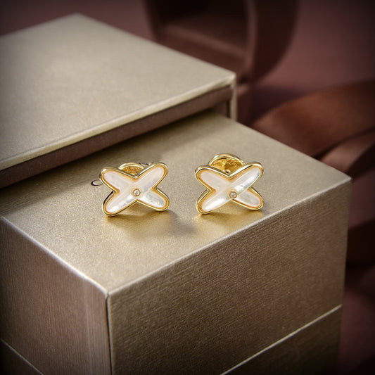 [Charm Aries Jewelry]JEUX DE WHITE MOP GOLD DIAMOND EARRINGS