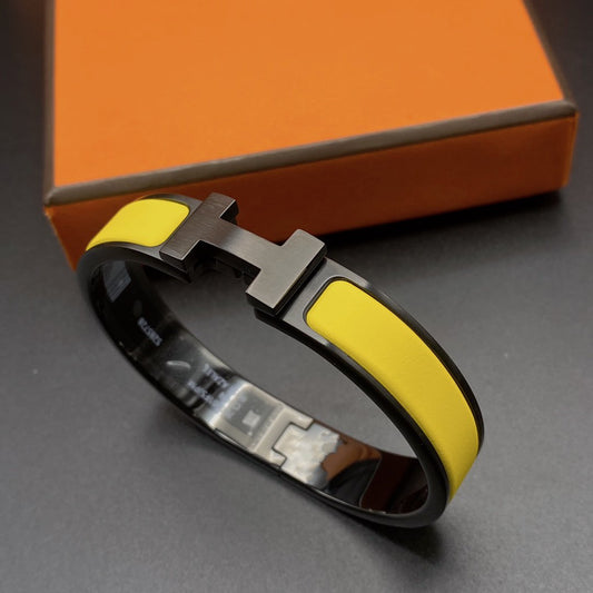 [Charm Aries Jewelry]CLIC HM SO BLACK YELLOW BRACELET