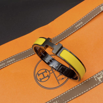 [Charm Aries Jewelry]CLIC HM SO BLACK YELLOW BRACELET