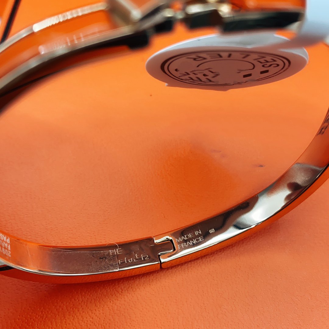 [Charm Aries Jewelry]CLASSIC HM CLIC RED 8MM ENAMEL BRACELET