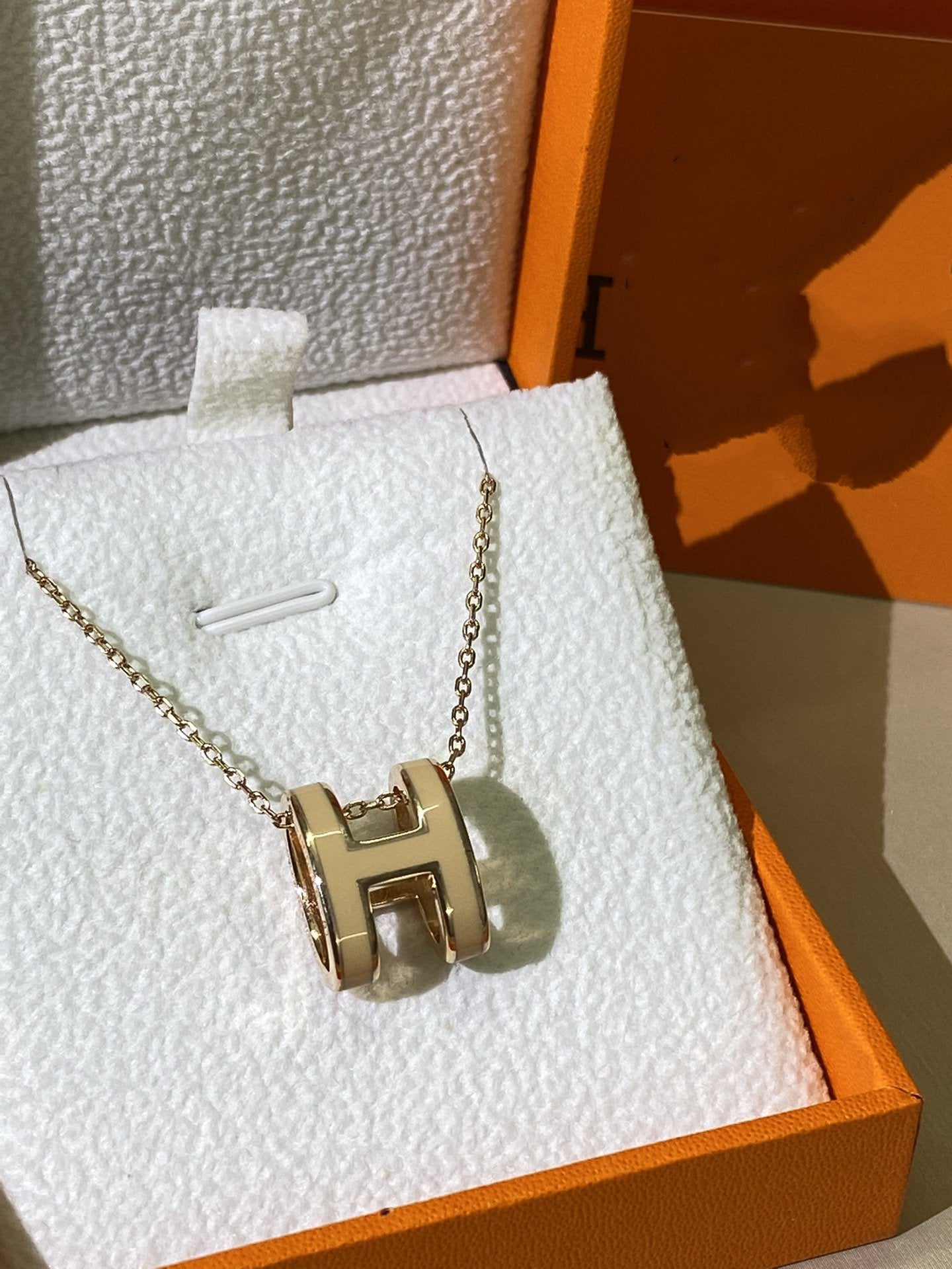 [Charm Aries Jewelry]HM CLIC YELLOW ENAMEL GOLD NECKLACE