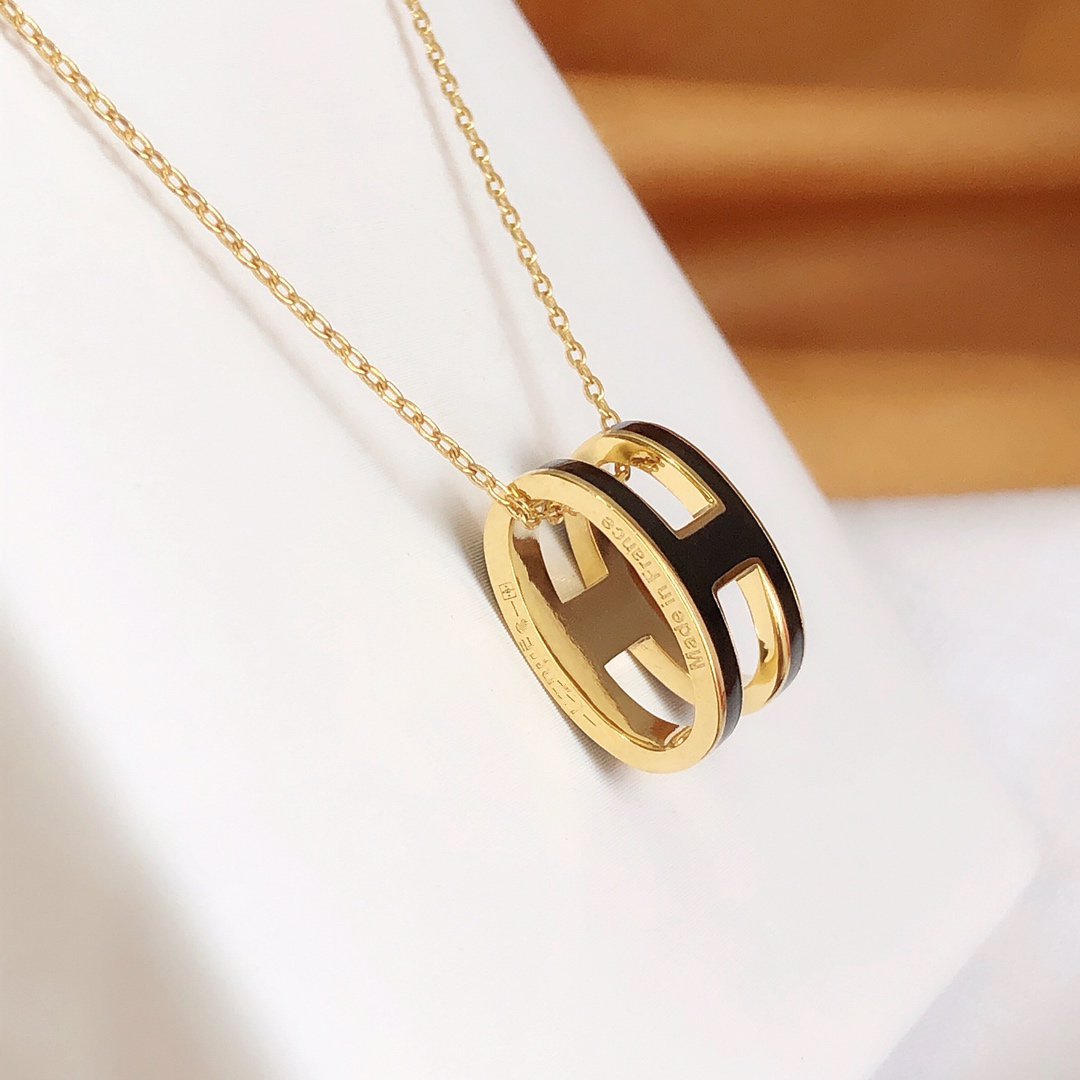 [Charm Aries Jewelry]HM CLIC BLACK ENAMEL GOLD NECKLACE