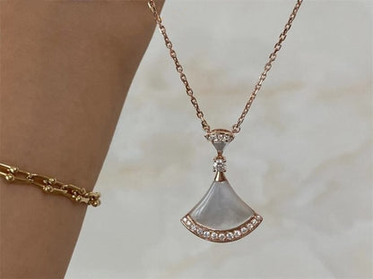 [Charm Aries Jewelry]DREAM NECKLACE MOP PINK GOLD DIAMOND