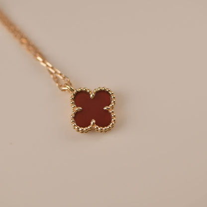 [Charm Aries Jewelry]CLOVER MINI 9.5MM WHITE CARNELIANS NECKLACE