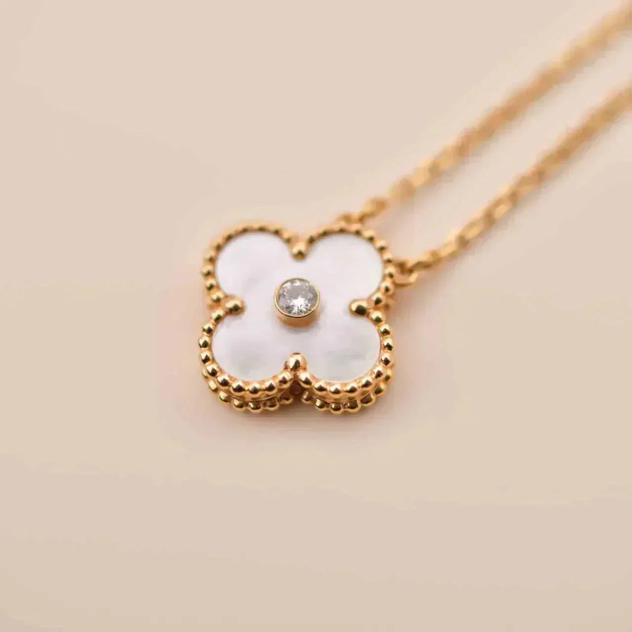 [Charm Aries Jewelry]CLOVER 15MM DIAMOND WHITE FRITILLARIA NECKLACE