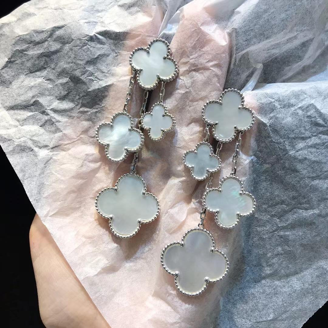 [Charm Aries Jewelry]CLOVER EARRINGS WHITE MOP 4 MOTIFS SILVER