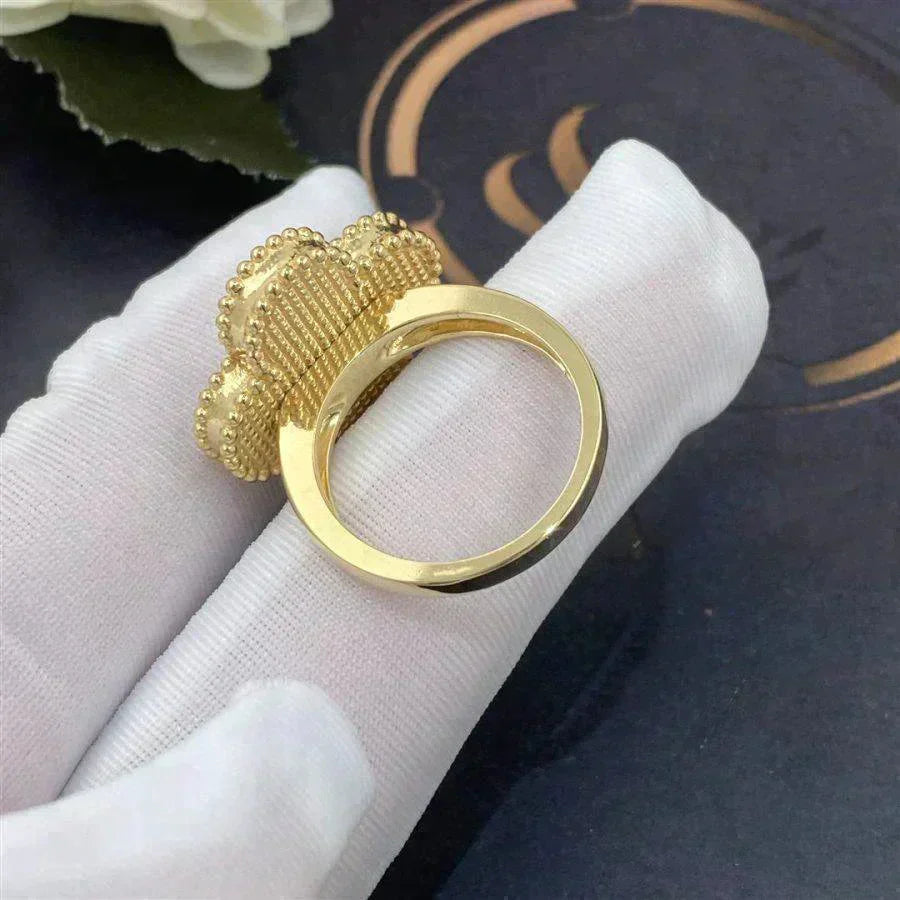 [Charm Aries Jewelry]CLOVER WHITE MOP RING
