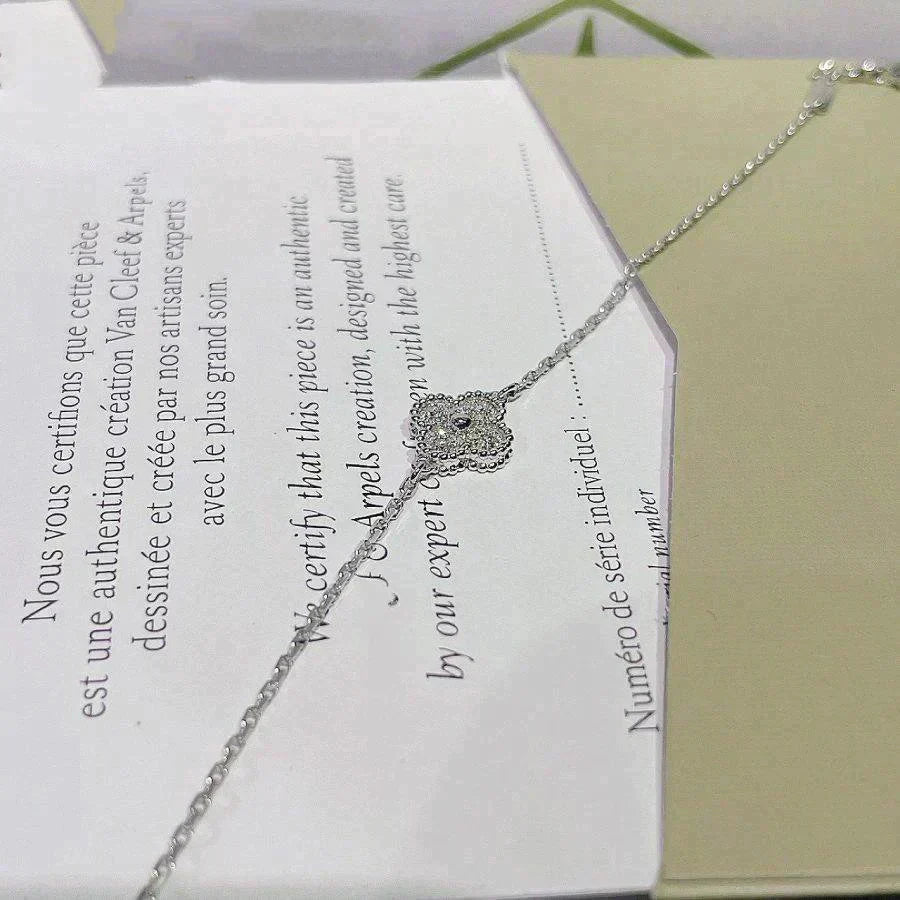 [Charm Aries Jewelry]CLOVER  SINGLE FLOWER BRACELET SILVER