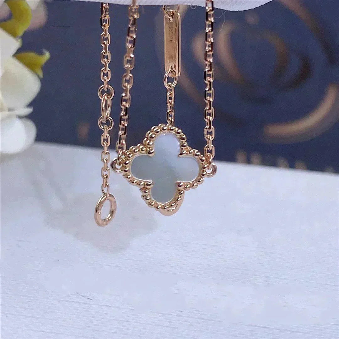 [Charm Aries Jewelry]CLOVER WHITE MOP SINGLE FLOWER BRACELET