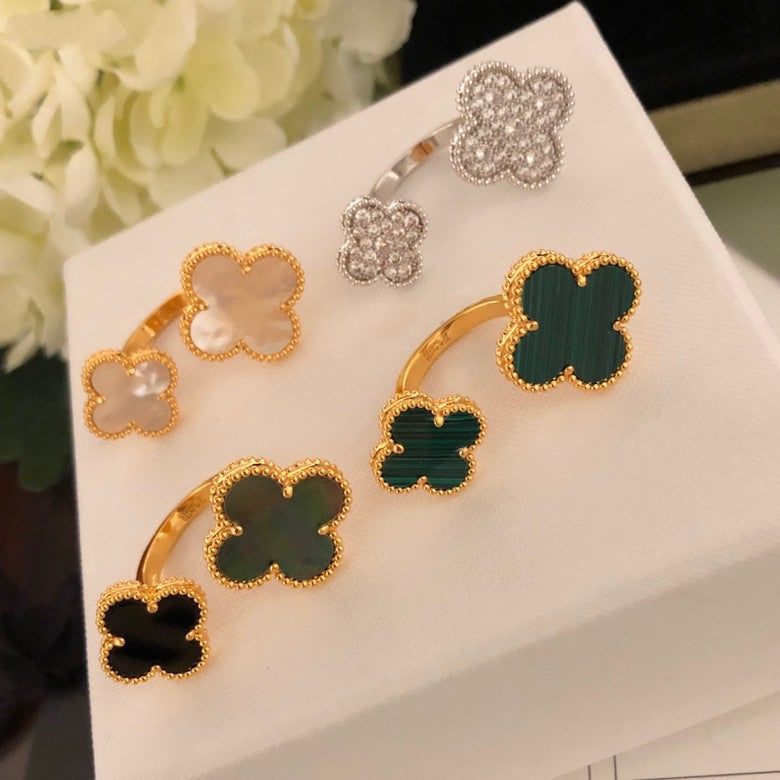 [Charm Aries Jewelry]CLOVER BETWEEN THE FINGER RING