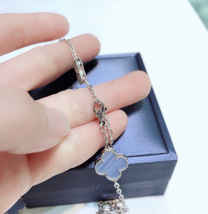 [Charm Aries Jewelry]CLOVER 10 MOTIFS CHALCEDONY DIAMONDS SILVER NECKLACE