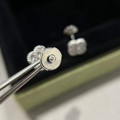 [Charm Aries Jewelry]CLOVER MINI DIAMOND STUD EARRINGS