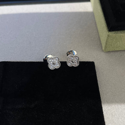 [Charm Aries Jewelry]CLOVER MINI DIAMOND STUD EARRINGS