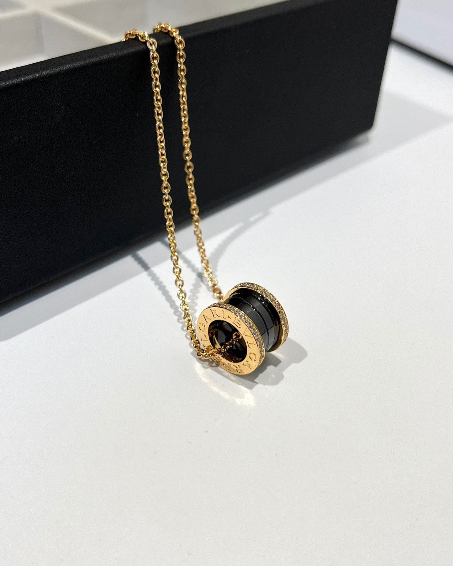 [Charm Aries Jewelry]ZERO 1 BLACK CERAMIC DIAMOND PINK GOLD NECKLACE