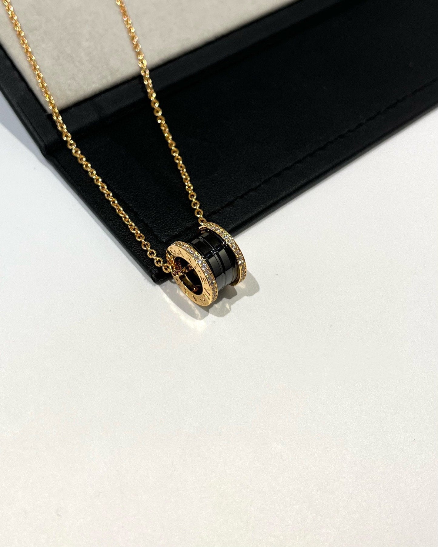 [Charm Aries Jewelry]ZERO 1 BLACK CERAMIC DIAMOND PINK GOLD NECKLACE