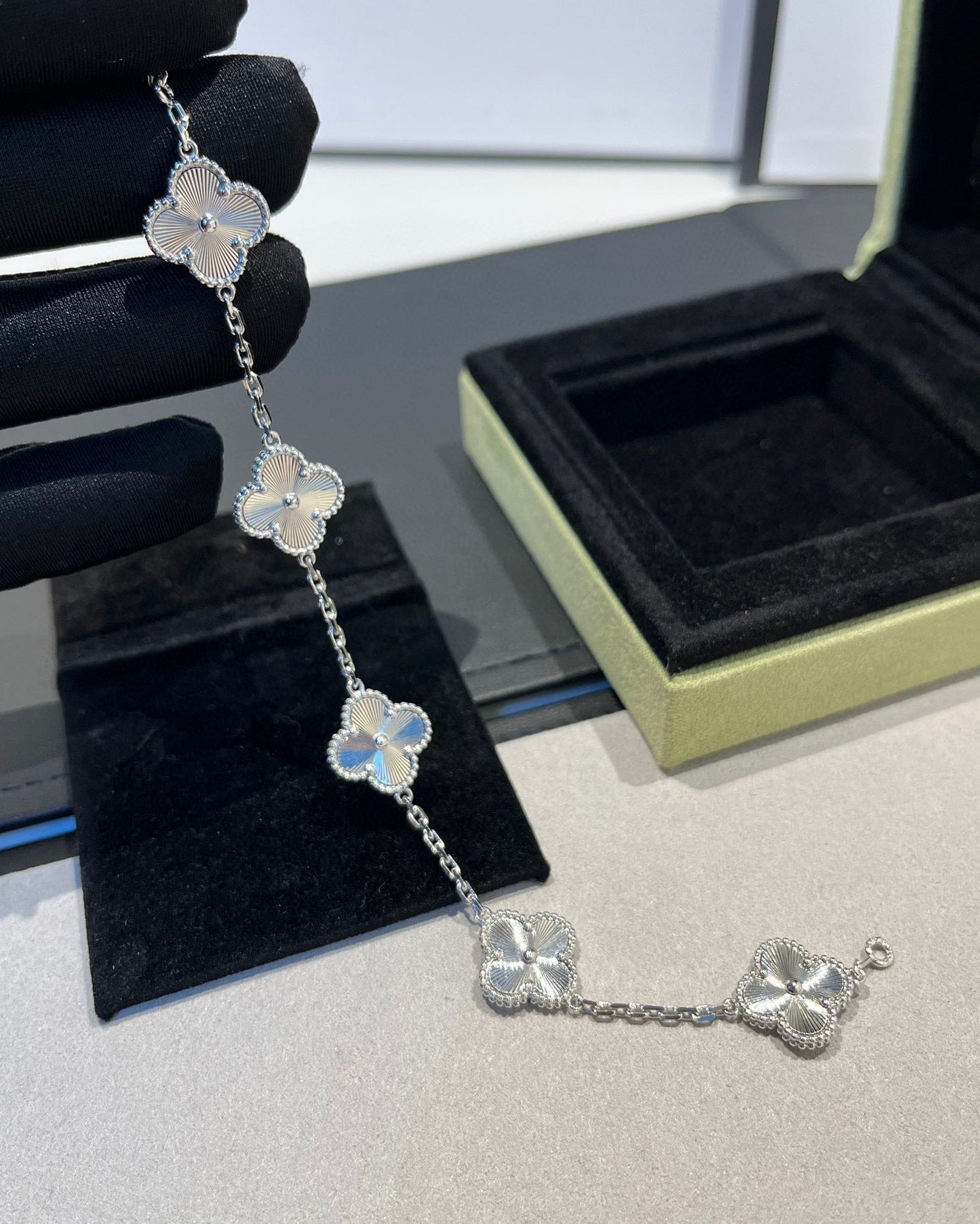 [Charm Aries Jewelry]CLOVER SILVER 5 MOTIFS BRACELET
