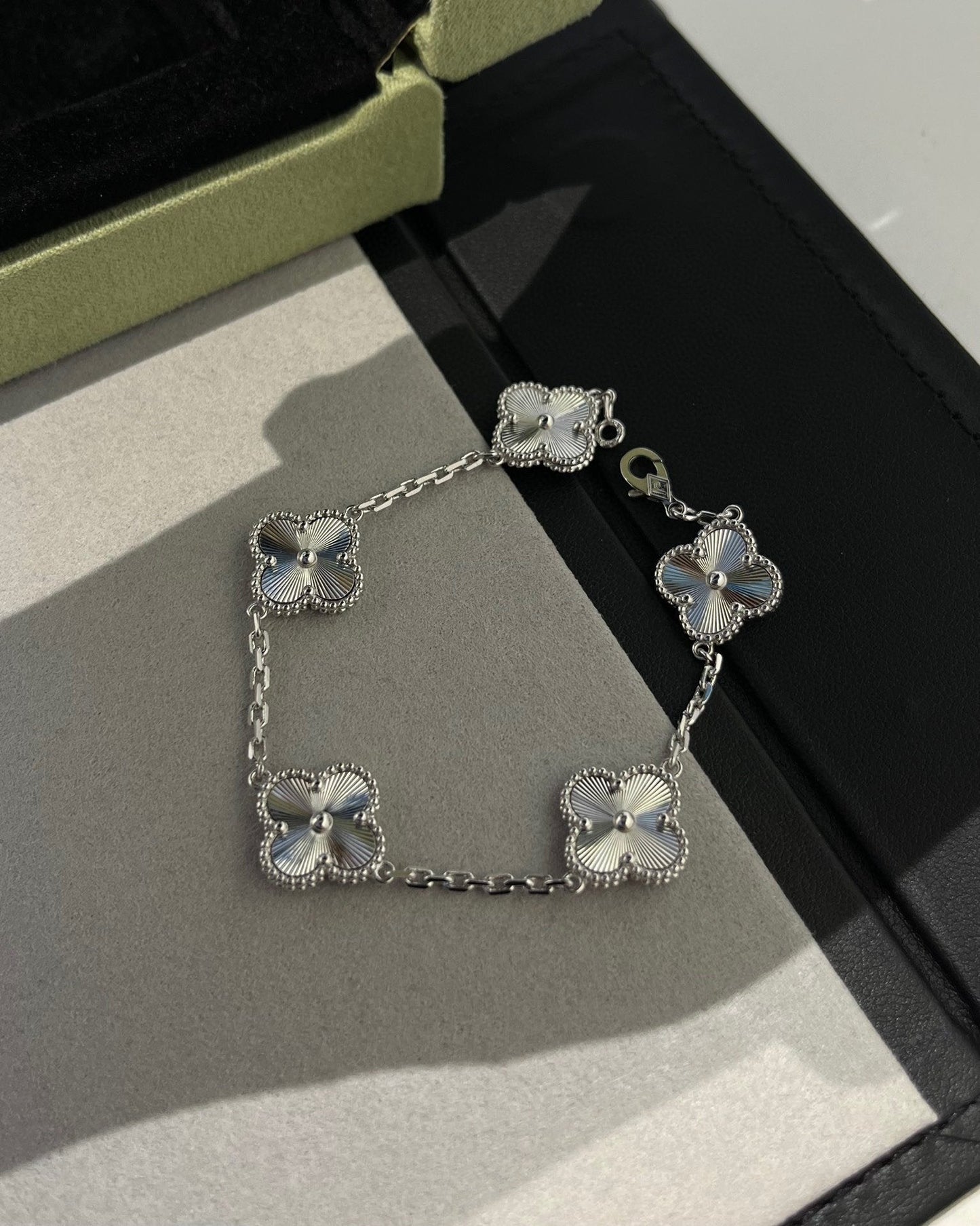 [Charm Aries Jewelry]CLOVER SILVER 5 MOTIFS BRACELET